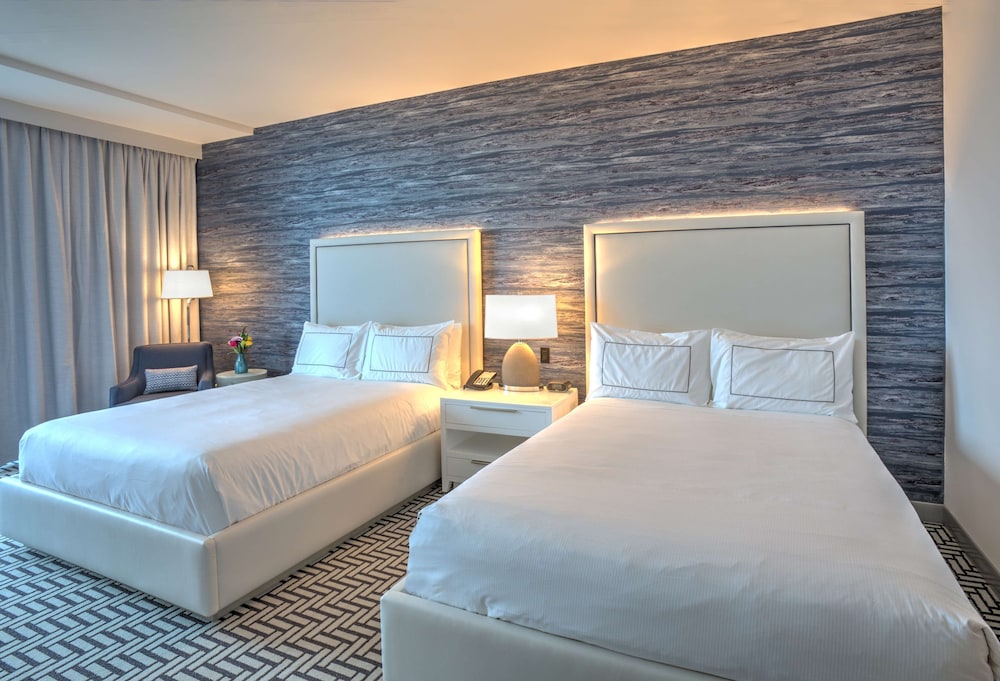 Hotel Maren Fort Lauderdale Beach, Curio Collection by Hilton — Hotel rooms in Fort Lauderdale, Florida
