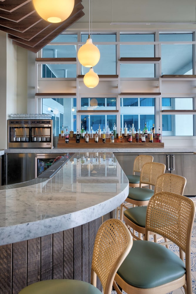 Hotel Maren Fort Lauderdale Beach, Curio Collection by Hilton — Restaurant & bars in Fort Lauderdale, Florida