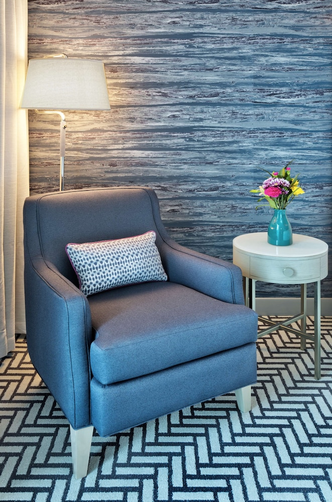 Hotel Maren Fort Lauderdale Beach, Curio Collection by Hilton — Hotel rooms in Fort Lauderdale, Florida