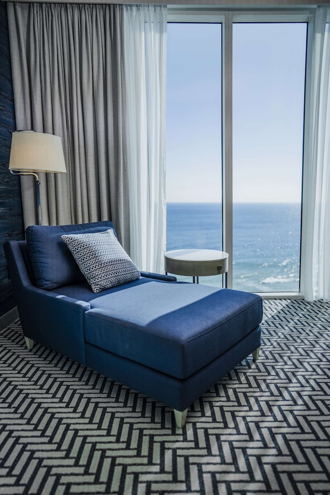 Hotel Maren Fort Lauderdale Beach, Curio Collection by Hilton — Hotel rooms in Fort Lauderdale, Florida