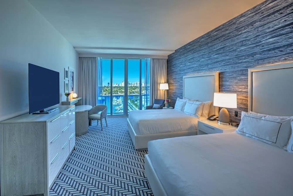 Hotel Maren Fort Lauderdale Beach, Curio Collection by Hilton — Hotel rooms in Fort Lauderdale, Florida
