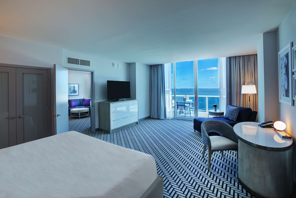 Hotel Maren Fort Lauderdale Beach, Curio Collection by Hilton — Hotel rooms in Fort Lauderdale, Florida