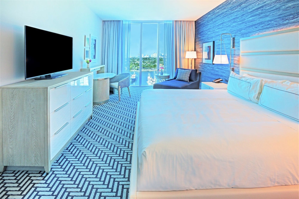 Hotel Maren Fort Lauderdale Beach, Curio Collection by Hilton — Hotel rooms in Fort Lauderdale, Florida