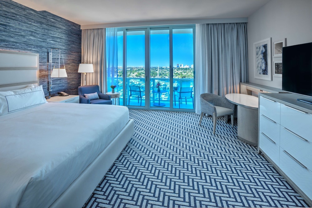 Hotel Maren Fort Lauderdale Beach, Curio Collection by Hilton — Hotel rooms in Fort Lauderdale, Florida