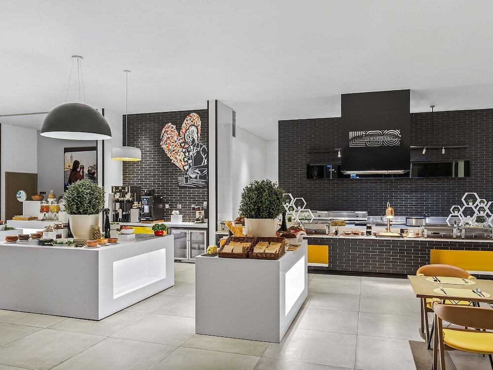 ibis Styles Dubai Airport Hotel — Restaurant & bars in Dubai