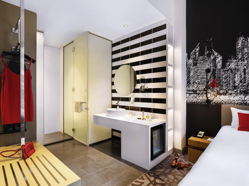 ibis Styles Dubai Airport Hotel — Hotel rooms in Dubai