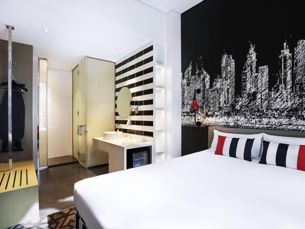 ibis Styles Dubai Airport Hotel — Hotel rooms in Dubai