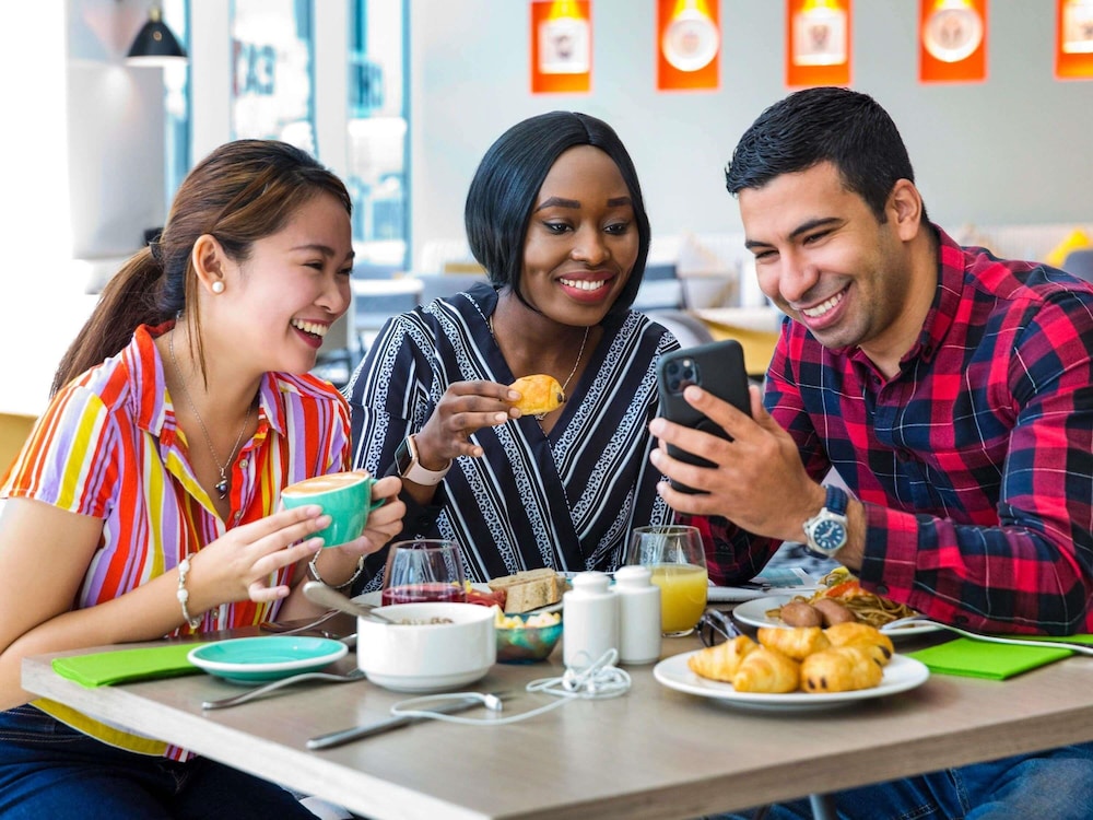 ibis Styles Dubai Airport Hotel — Restaurant & bars in Dubai