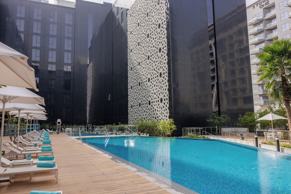 ibis Styles Dubai Airport Hotel — Swimming pool in Dubai