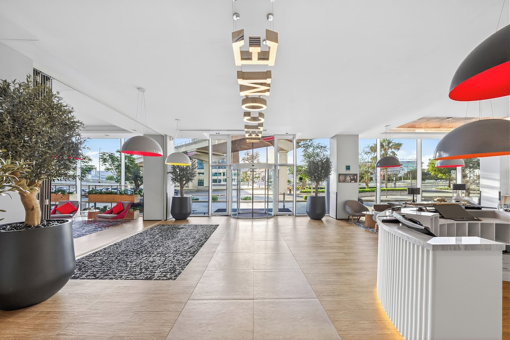 ibis Styles Dubai Airport Hotel — Hotel building in Dubai