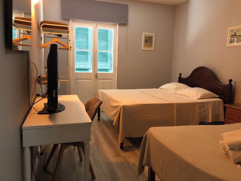 Residencial Funchal — Hotel rooms in Funchal, Madeira