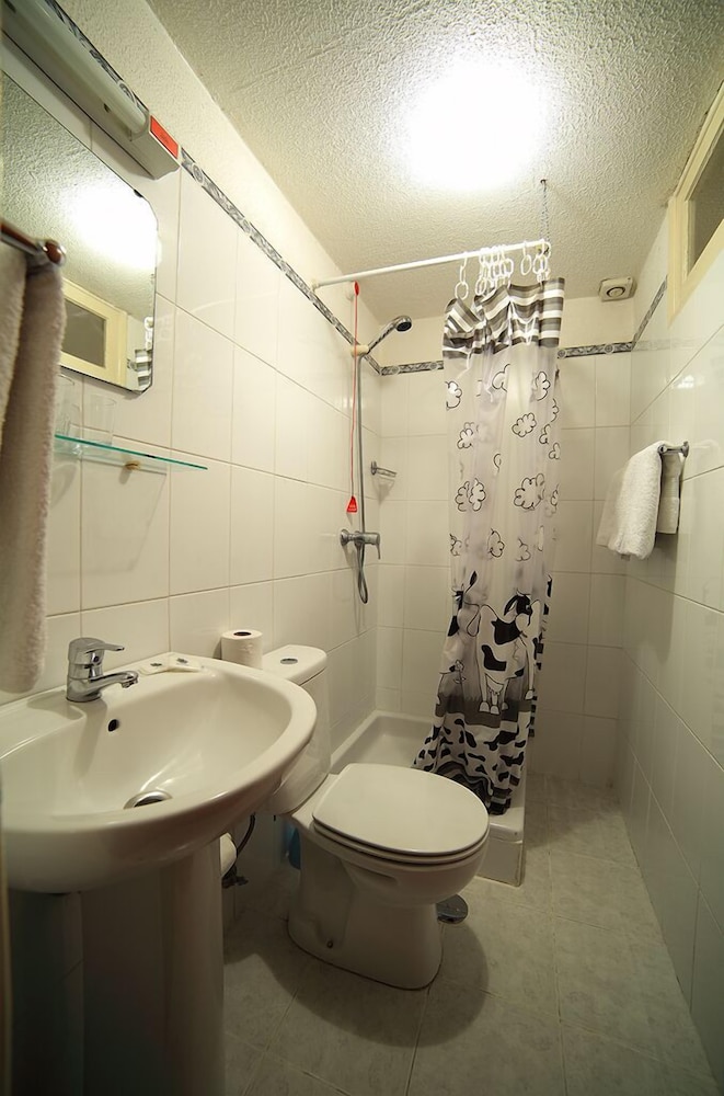 Residencial Funchal — Hotel rooms in Funchal, Madeira