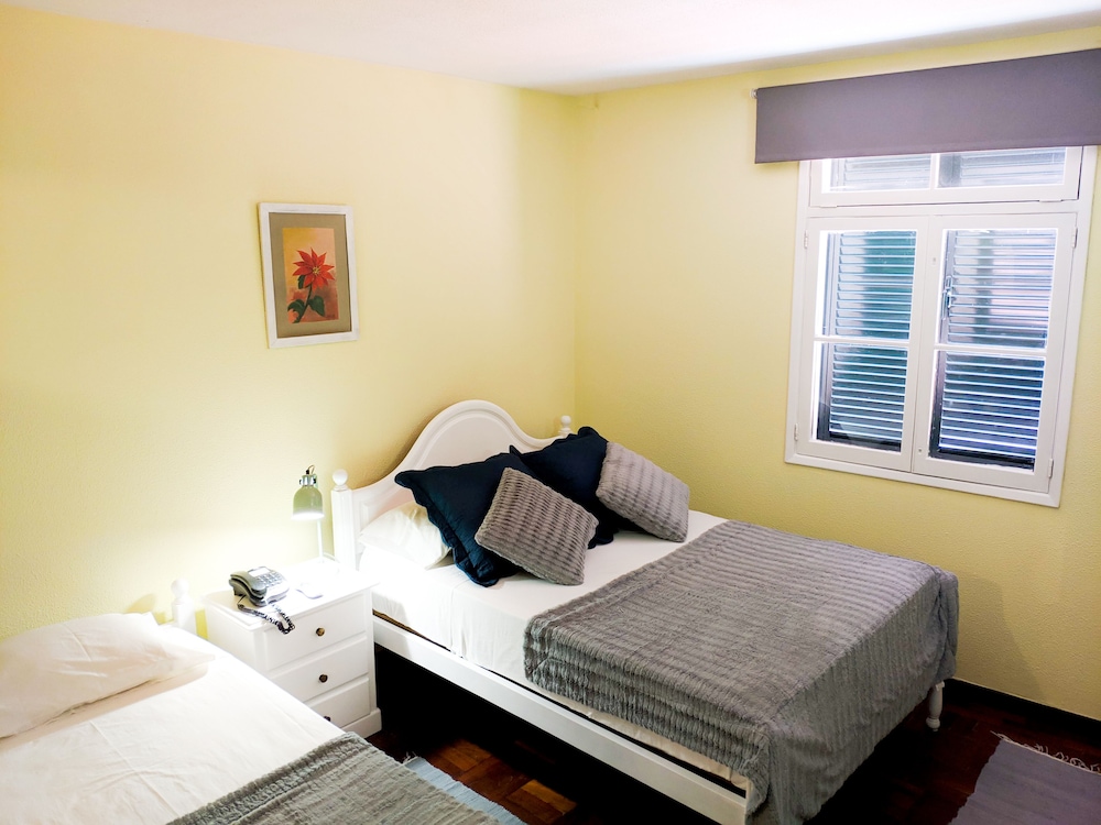 Residencial Funchal — Hotel rooms in Funchal, Madeira