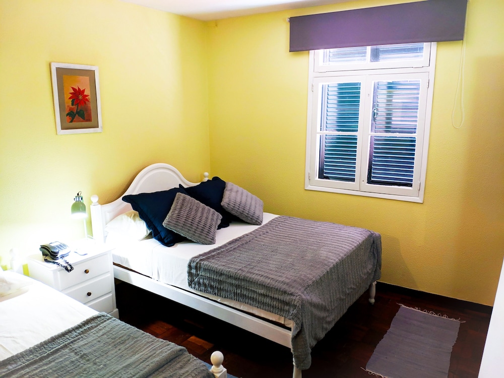 Residencial Funchal — Hotel rooms in Funchal, Madeira