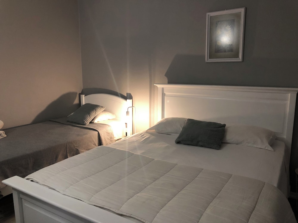 Residencial Funchal — Hotel rooms in Funchal, Madeira