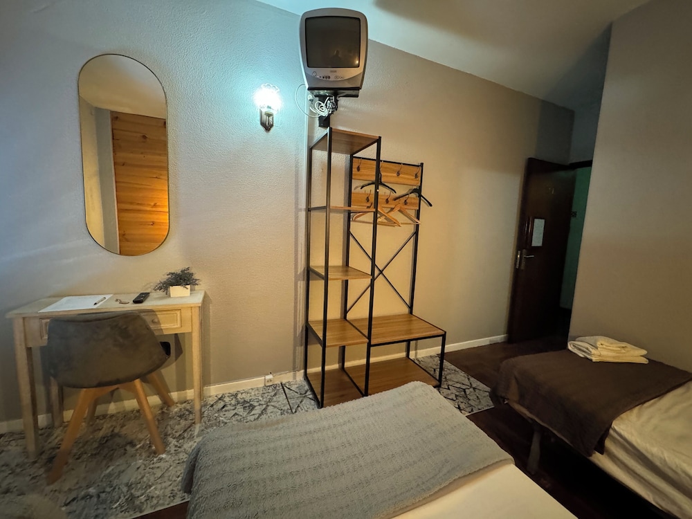 Residencial Funchal — Hotel rooms in Funchal, Madeira
