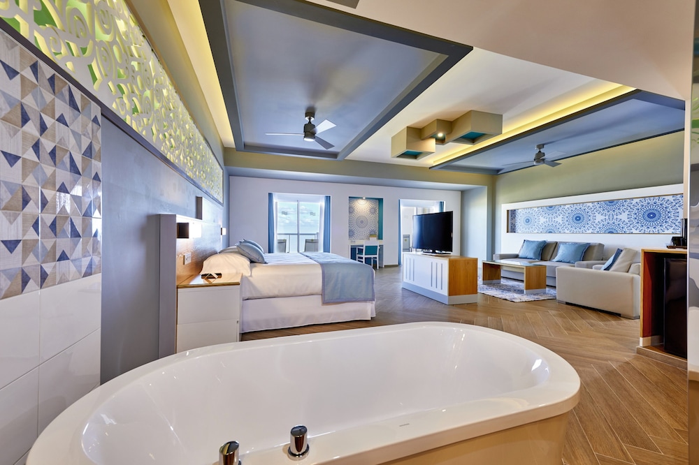 Hotel Riu Palace Costa Mujeres - All Inclusive — Hotel rooms in Playa Mujeres, Quintana Roo