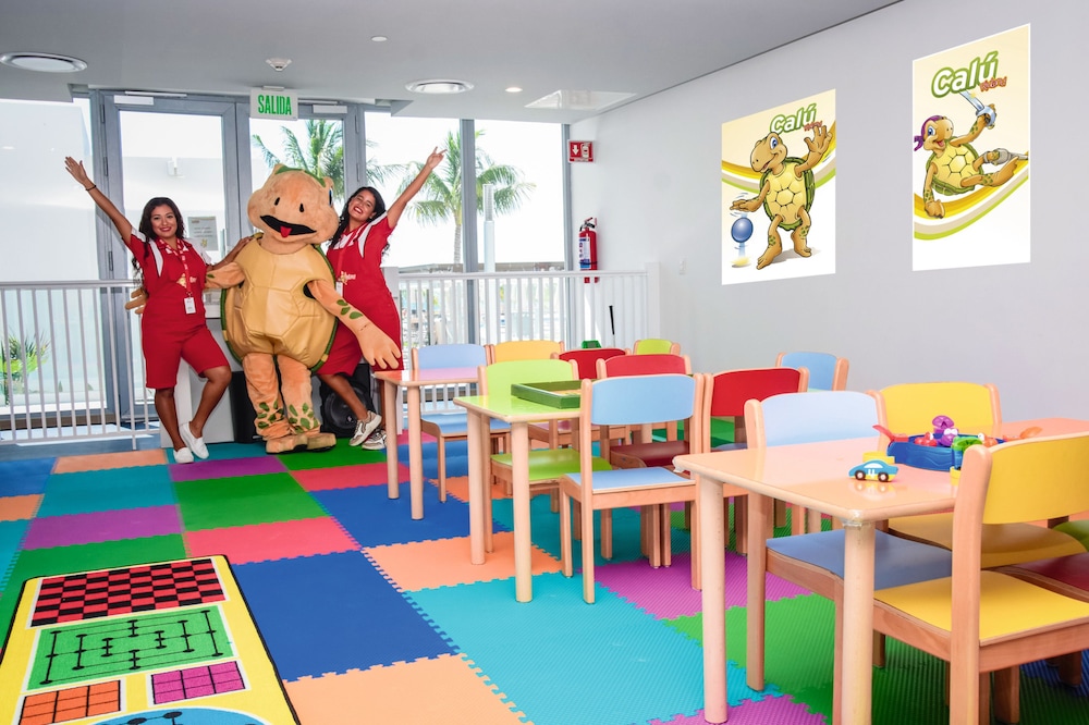 Hotel Riu Palace Costa Mujeres - All Inclusive — Attractions for children in Playa Mujeres, Quintana Roo