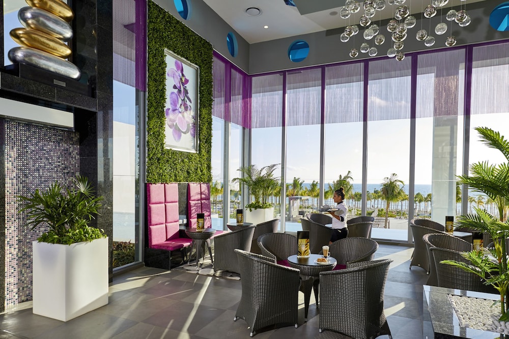 Hotel Riu Palace Costa Mujeres - All Inclusive — Restaurant & bars in Playa Mujeres, Quintana Roo