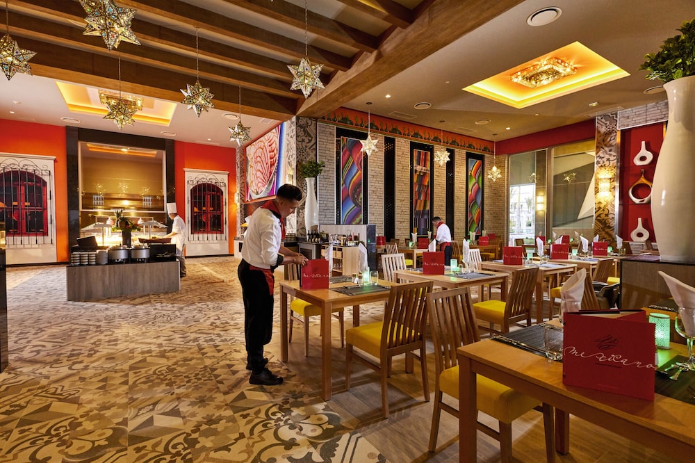 Hotel Riu Palace Costa Mujeres - All Inclusive — Restaurant & bars in Playa Mujeres, Quintana Roo