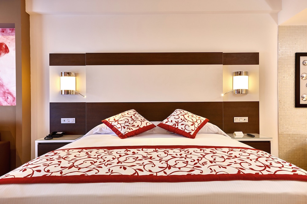 Hotel Riu Palace Costa Mujeres - All Inclusive — Hotel rooms in Playa Mujeres, Quintana Roo
