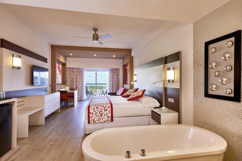 Hotel Riu Palace Costa Mujeres - All Inclusive — Hotel rooms in Playa Mujeres, Quintana Roo