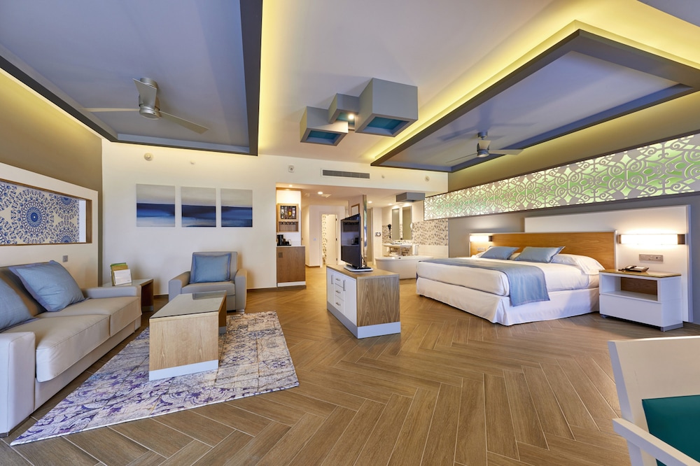 Hotel Riu Palace Costa Mujeres - All Inclusive — Hotel rooms in Playa Mujeres, Quintana Roo