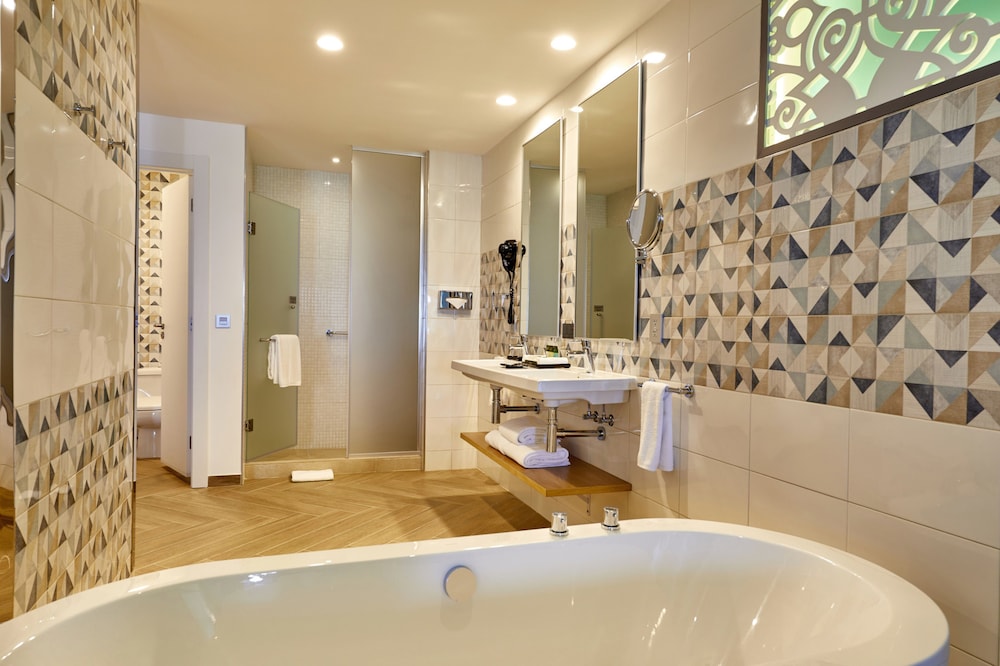 Hotel Riu Palace Costa Mujeres - All Inclusive — Hotel rooms in Playa Mujeres, Quintana Roo