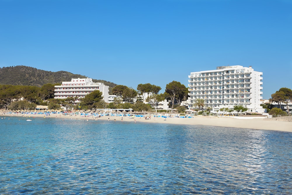 Universal Hotel Castell Royal — Beach in Canyamel, Balearic Islands