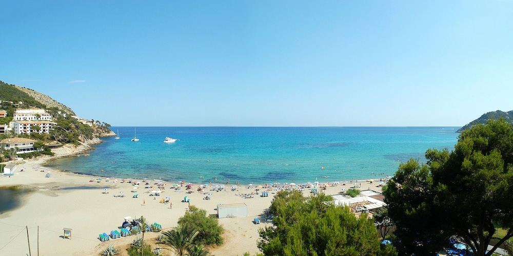 Universal Hotel Castell Royal — Beach in Canyamel, Balearic Islands