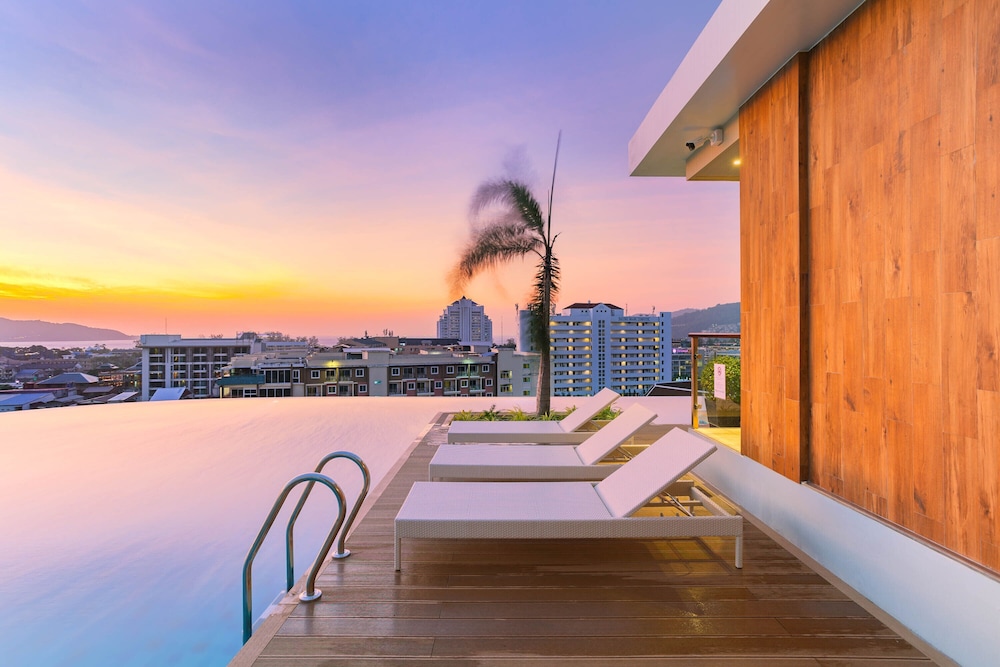 The Marina Phuket Hotel — Swimming pool in Patong Beach, Phuket Province