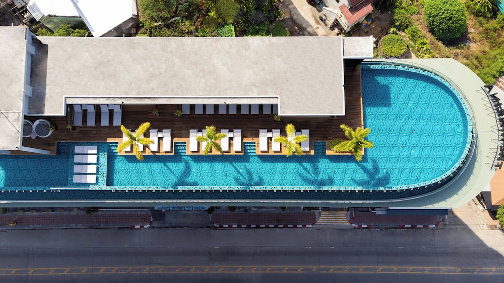 The Marina Phuket Hotel — Swimming pool in Patong Beach, Phuket Province