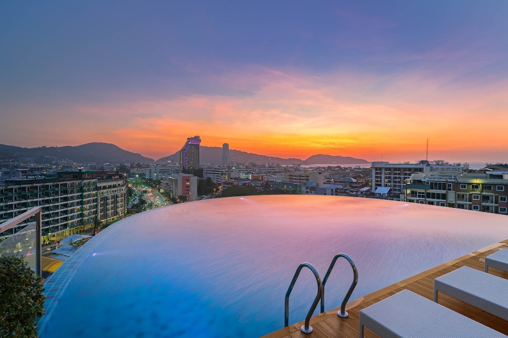 The Marina Phuket Hotel — Swimming pool in Patong Beach, Phuket Province