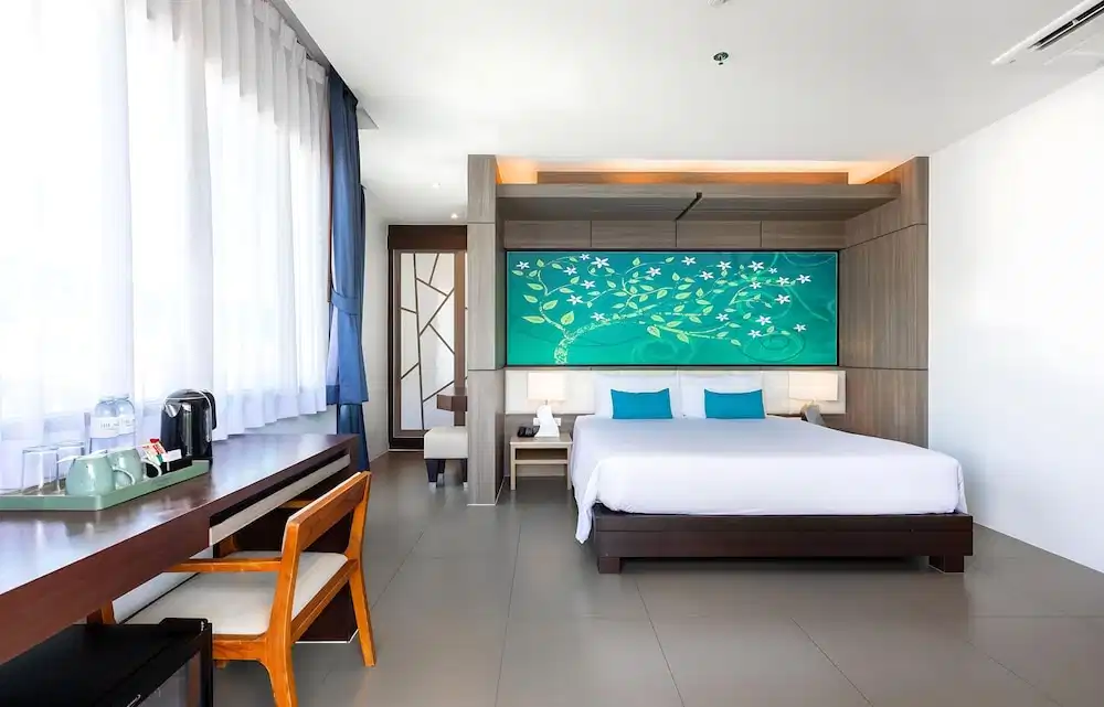 The Marina Phuket Hotel — Hotel rooms in Patong Beach, Phuket Province
