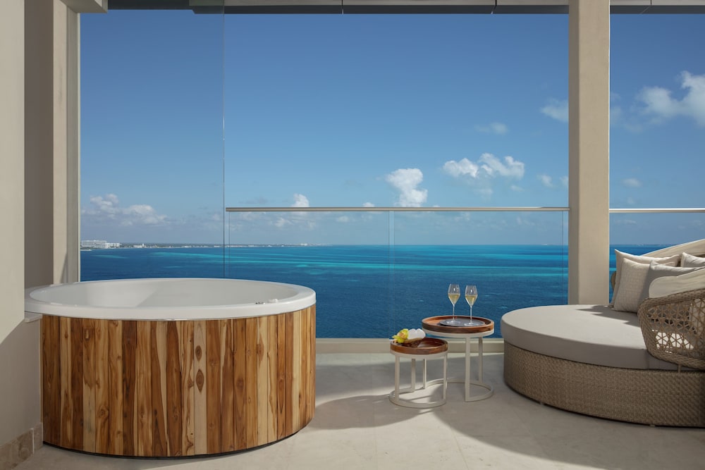 Amare Cancun Adults Only All-Inclusive Resort, Curio Hilton — Hotel rooms in Cancun, Quintana Roo