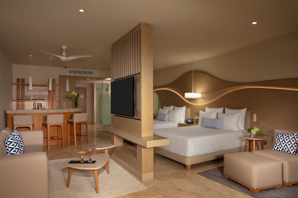 Amare Cancun Adults Only All-Inclusive Resort, Curio Hilton — Hotel rooms in Cancun, Quintana Roo