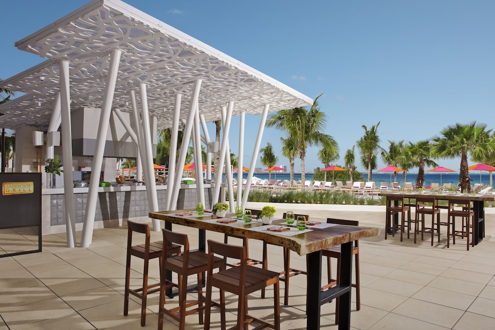 Amare Cancun Adults Only All-Inclusive Resort, Curio Hilton — Restaurant & bars in Cancun, Quintana Roo