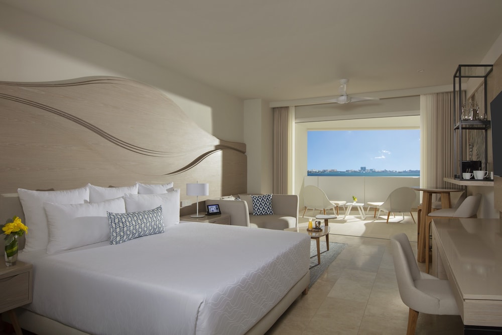 Amare Cancun Adults Only All-Inclusive Resort, Curio Hilton — Hotel rooms in Cancun, Quintana Roo