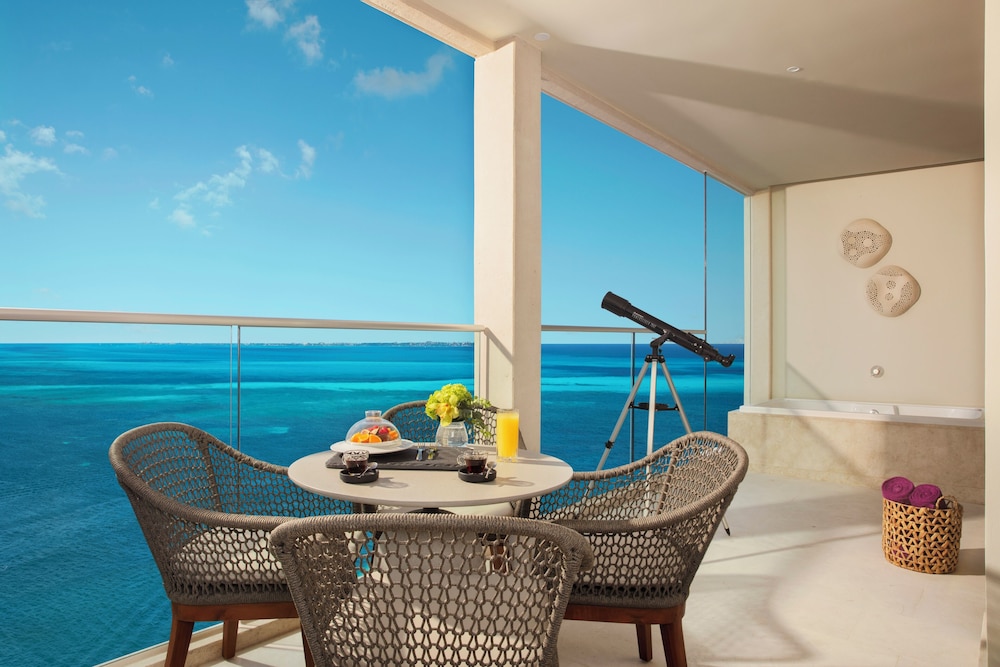 Amare Cancun Adults Only All-Inclusive Resort, Curio Hilton — Hotel rooms in Cancun, Quintana Roo