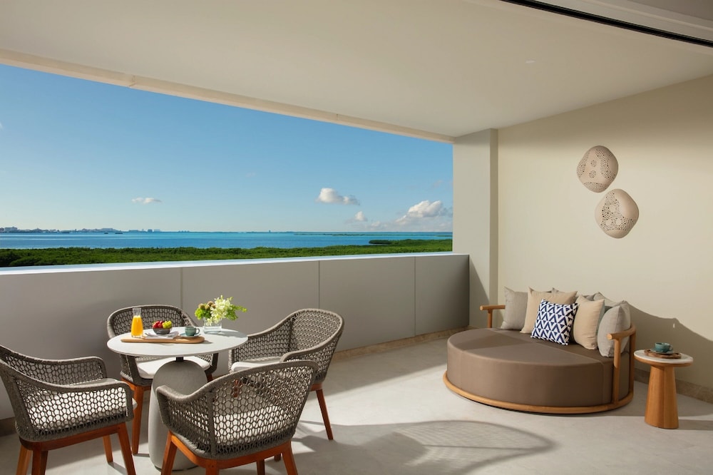 Amare Cancun Adults Only All-Inclusive Resort, Curio Hilton — Hotel rooms in Cancun, Quintana Roo