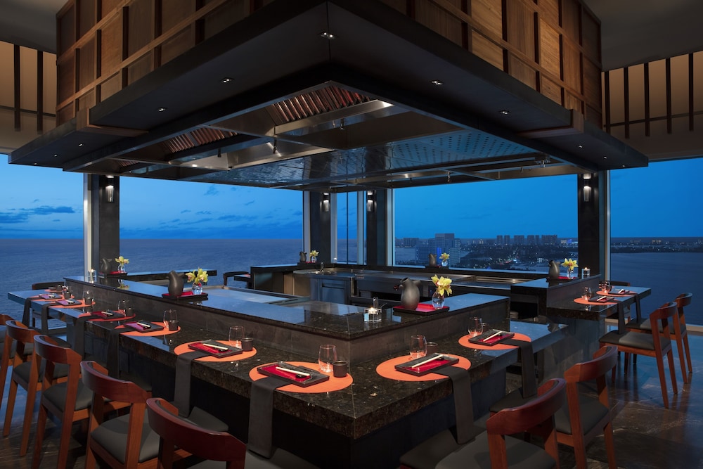Amare Cancun Adults Only All-Inclusive Resort, Curio Hilton — Restaurant & bars in Cancun, Quintana Roo