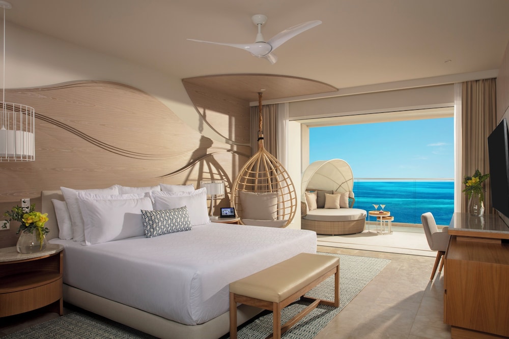 Amare Cancun Adults Only All-Inclusive Resort, Curio Hilton — Hotel rooms in Cancun, Quintana Roo