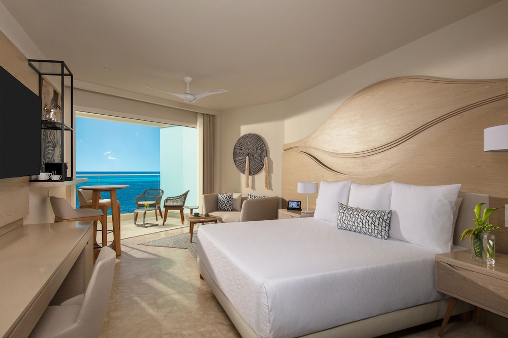 Amare Cancun Adults Only All-Inclusive Resort, Curio Hilton — Hotel rooms in Cancun, Quintana Roo