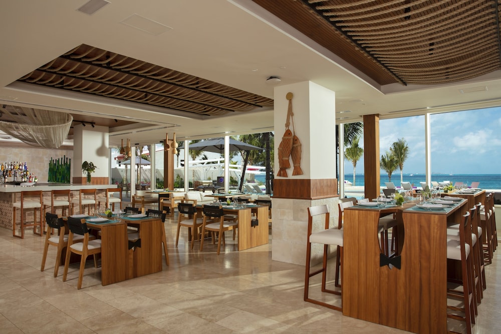 Amare Cancun Adults Only All-Inclusive Resort, Curio Hilton — Restaurant & bars in Cancun, Quintana Roo