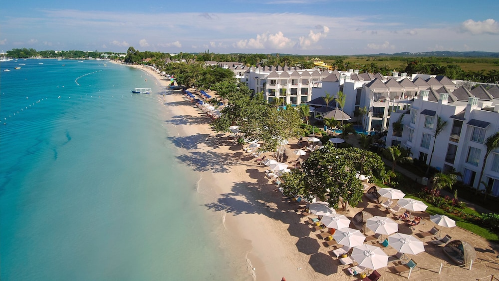 Azul Beach Resort Negril, Gourmet All Inclusive by Karisma — Beach in Negril