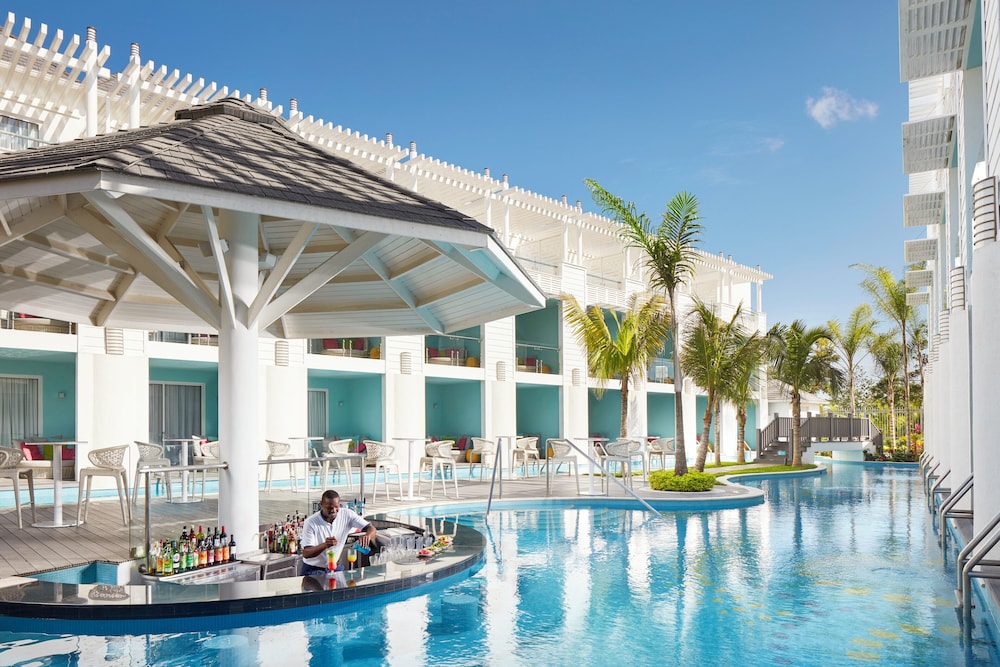 Azul Beach Resort Negril, Gourmet All Inclusive by Karisma — Swimming pool in Negril