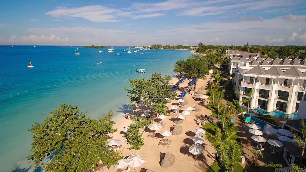 Azul Beach Resort Negril, Gourmet All Inclusive by Karisma — Beach in Negril