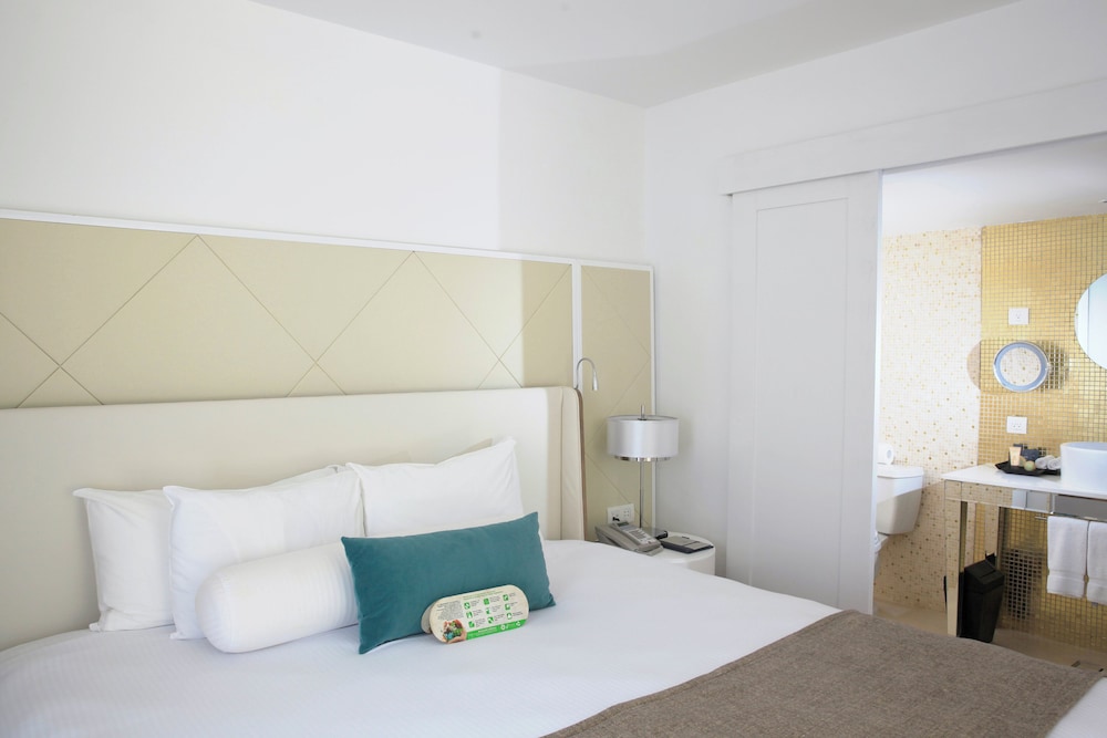 Azul Beach Resort Negril, Gourmet All Inclusive by Karisma — Hotel rooms in Negril