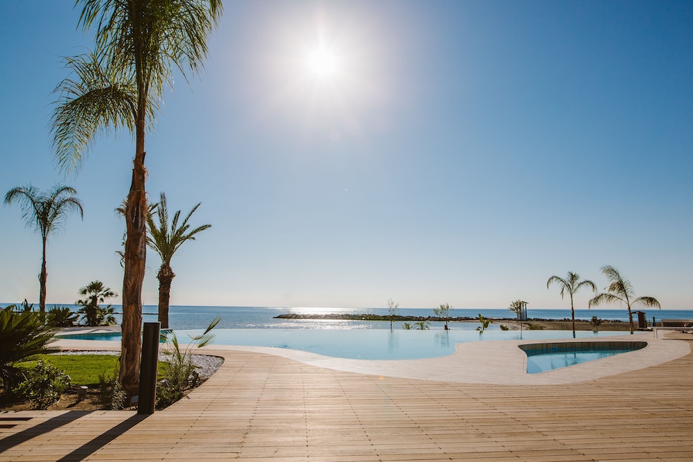 Lebay Beach Hotel — Swimming pool in Oroklini, Larnaca Region
