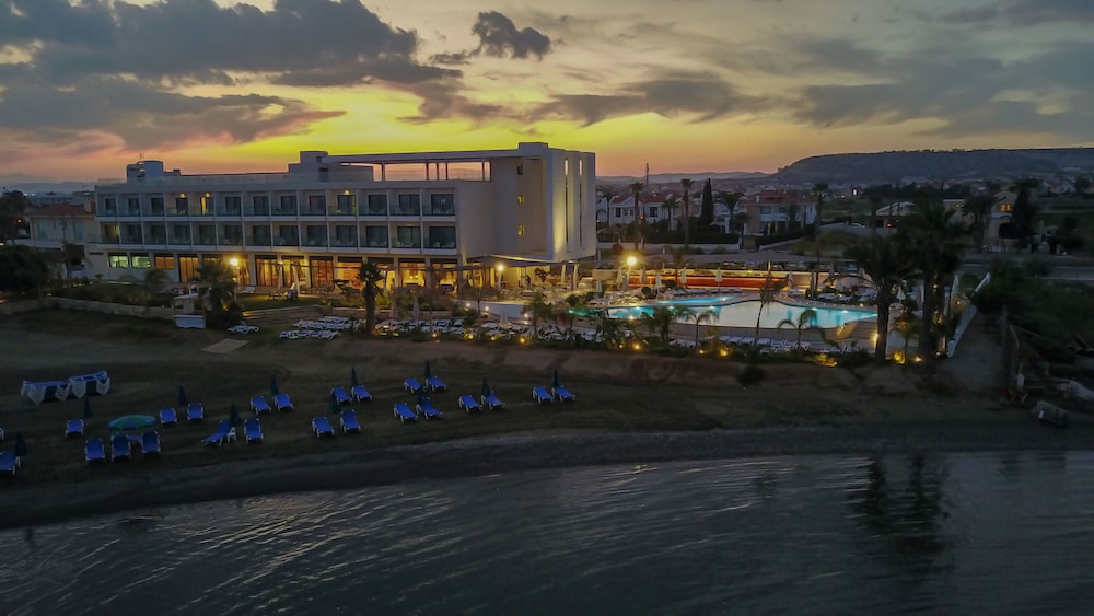Lebay Beach Hotel — Hotel building in Oroklini, Larnaca Region